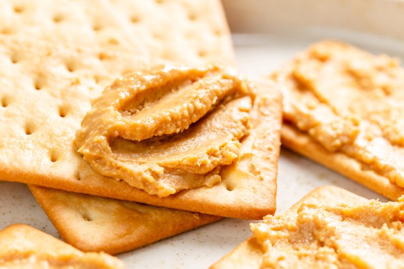 peanut-butter-crackers-close-up_Andriana-Syvanych_Shutterstock.jpg